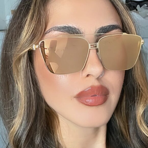 Fendi Baguette FE40110U Aviator Sunglasses in Gold - Picture 1 of 7